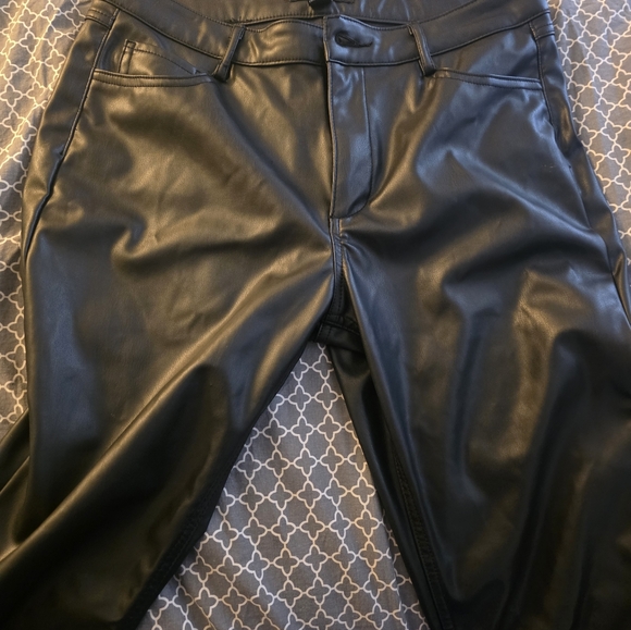 Women's Size L Forever 21 Black Leather Look Pants - Picture 5 of 9